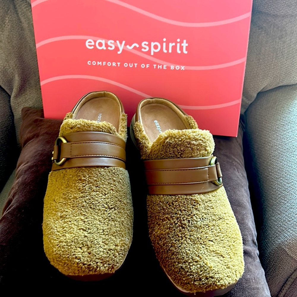 Easy Spirit Eleena Fur Clogs